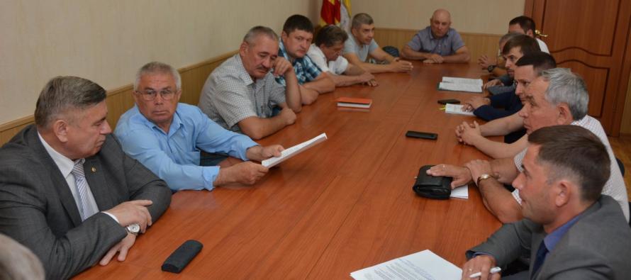 Пользователи, зарыбляющие водоёмы в Челябинской области, предложили встретиться с рыбаками-любителями за «круглым столом»