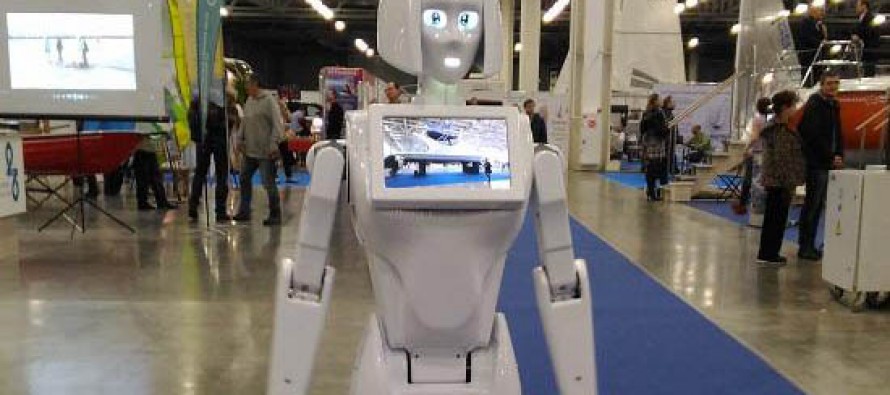 Робот Кики принял участие в обсуждении профориентационных программ для школьников на WorldSkills Hi-Tech