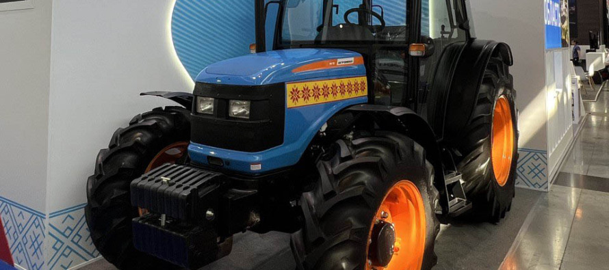 Чувашия на «Иннопроме» представила образец новой линейки колесных тракторов «Завода «АГРОМАШ»