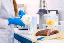 Более 100 фактов фальсификации мясной и молочной продукции выявили специалисты Красноярского филиала ЦОК АПК с начала года
